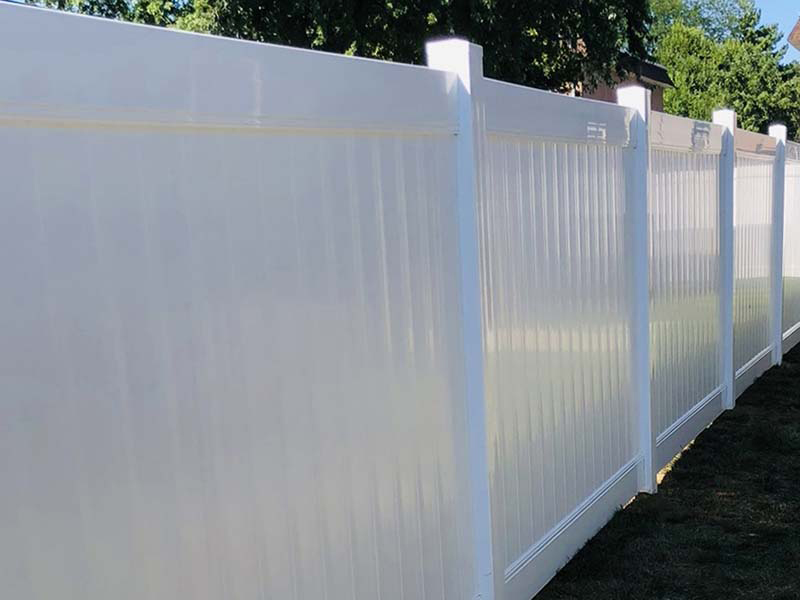 Vinyl fence solutions for the Valparaiso Indiana area